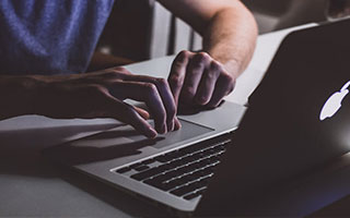 马来西亚羽毛球公开赛：国羽7胜2负 “梁王”爆冷出局